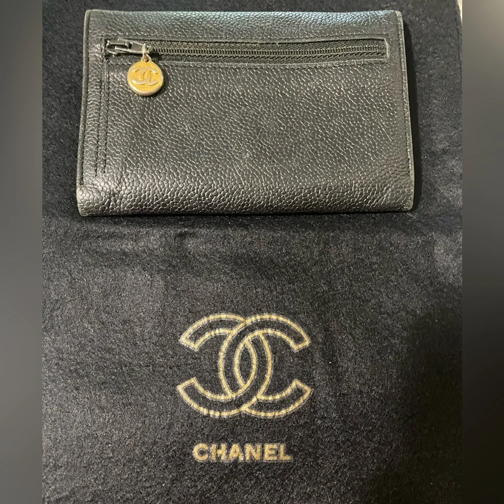 Chanel Timeless/classique Black Caviar Leather Wallet w/dust bag